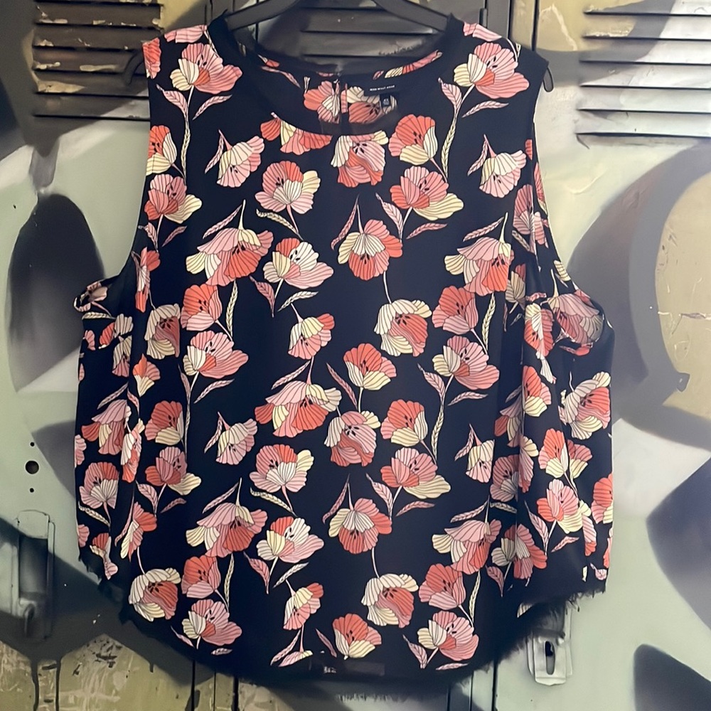 Floral sleeveless blouse